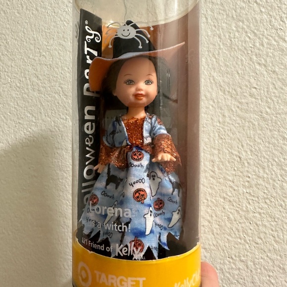 Barbie Li'l Friend of Kelly Halloween Party Lorena is a Witch Doll Mattel 56748 - Picture 2 of 7